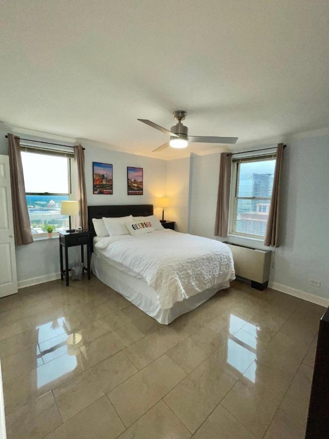 20th Flr -downtown - Walk To Stadium- High Rise Hideaway